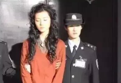 「中国大案纪实」美女死刑犯毕丽梅：在火葬场诈尸复活！