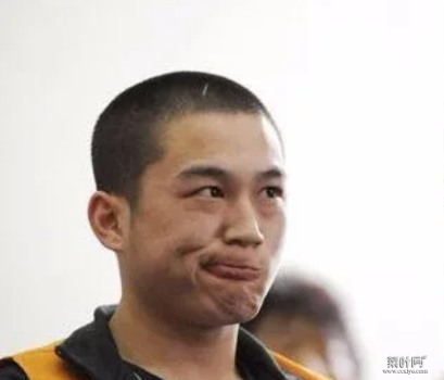 男子拿斧子连杀两人，法庭上做鬼脸被判死刑，2012年北京命案纪实