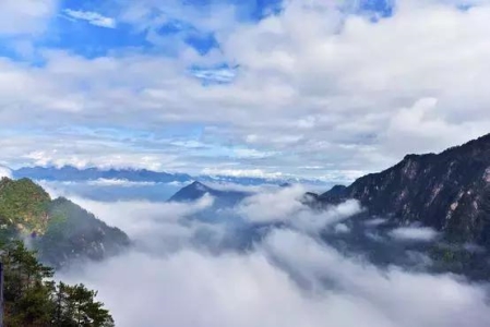 女人梦见下雨什么预兆