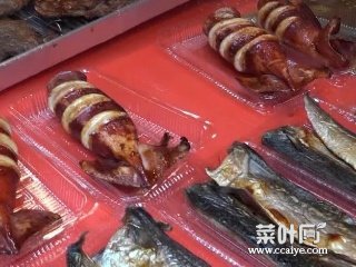 油炸水蟑螂 蘸点椒盐咬下去味嘎嘣脆