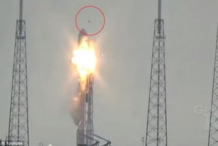 SpaceX“猎鹰9号”火箭突然发生毁灭性爆炸 “外星生物猎人”猜测是外星生物突袭