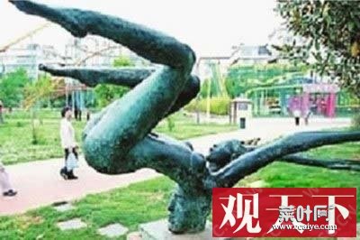 全国十大丑陋雕塑排名，章子怡雕塑也上榜