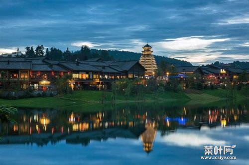 贵州丹寨依山傍水风景秀丽，是一个山好水好的旅游圣地