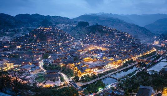 贵州丹寨依山傍水风景秀丽，是一个山好水好的旅游圣地