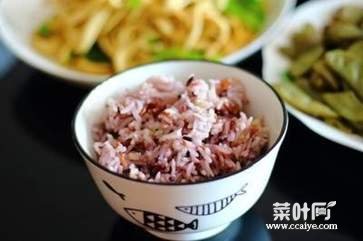 三色糙米饭是哪三种米 三色糙米饭的做法