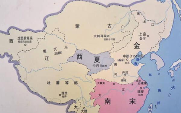 金国人是现在东北人吗：不是（女真建立金国，现为满族人）