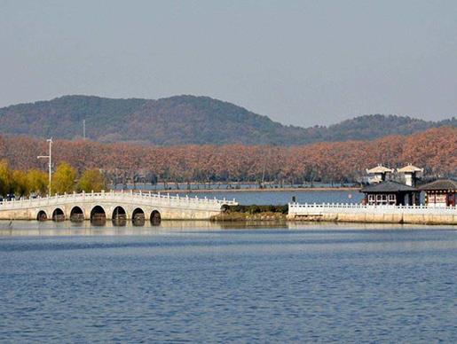 武汉十大冬季旅游好去处，东湖风景区、武汉市黄鹤楼公园资源丰富