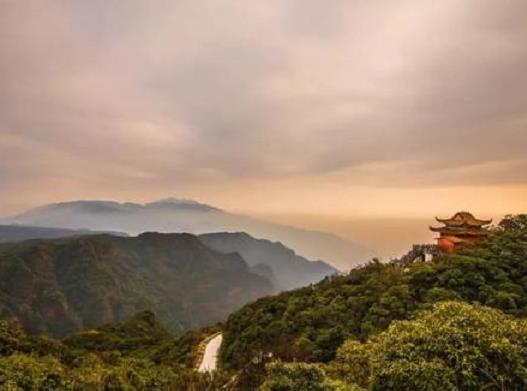 南宁十大最美景点排名，青秀山、大龙湖生态景色和人文景观兼有