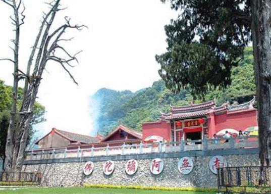 广东周边游玩十大景点，梅州灵光寺、惠州罗浮山非常惬意