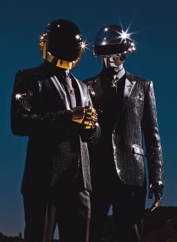 Daft Punk（蠢朋克乐队）为什么解散，成员摘下头盔真实面目照片