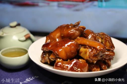 年夜饭或家庭聚餐，你们必吃的菜是什么？大家说说看？