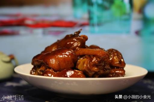 年夜饭或家庭聚餐，你们必吃的菜是什么？大家说说看？