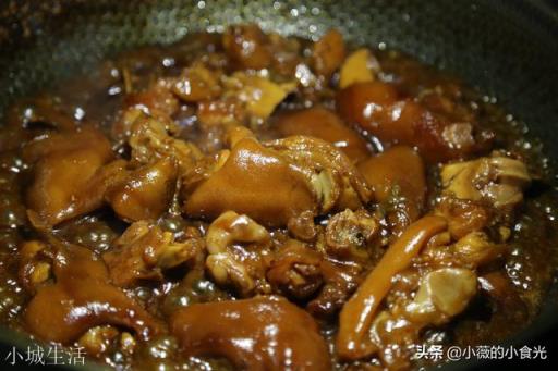 年夜饭或家庭聚餐，你们必吃的菜是什么？大家说说看？