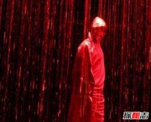 诡异的印度血雨从天而降，证实外星物种竟真实存在？附图