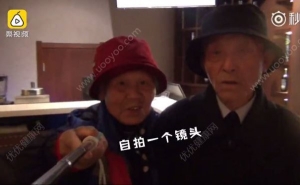 80岁金婚老人重度蜜月，全程自拍秀恩爱，晚年该怎样享受生活？