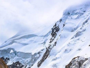 中国十大最美雪山排名，梅里雪山是藏传佛教神山，冈仁波齐至高无上