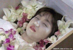 人死后魂魄在家干什么怎么看到魂，会在家中飘荡梦中可以见到