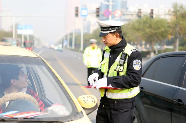 驾驶证一分没扣，驾驶证却被撤销？交警：你都不看上面写的什么？