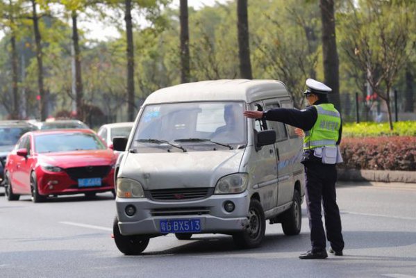 驾驶证一分没扣，驾驶证却被撤销？交警：你都不看上面写的什么？